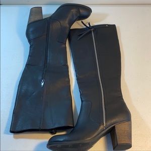 Crown Vintage black boot